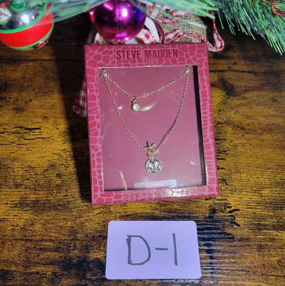 Steve Madden Gemini Gold tone Zodiac Necklace Set - Picture 6 of 7